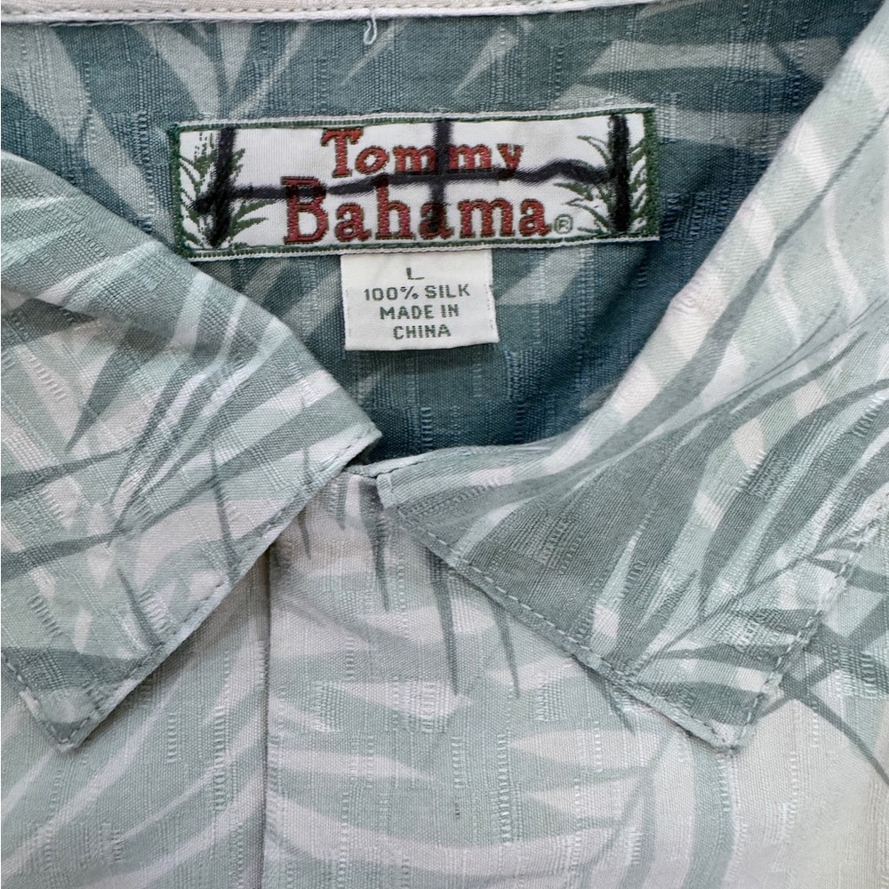 Tommy Bahama 100% Silk Hawaiian Shirt Button Tropical Floral Teal White - Picture 3 of 9
